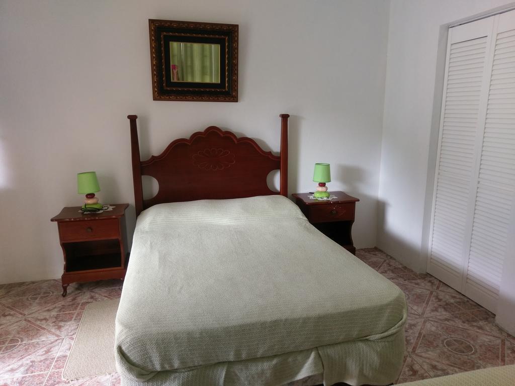 Polish Princess Guest House ปอร์ตอันโตนิโอ ภายนอก รูปภาพ