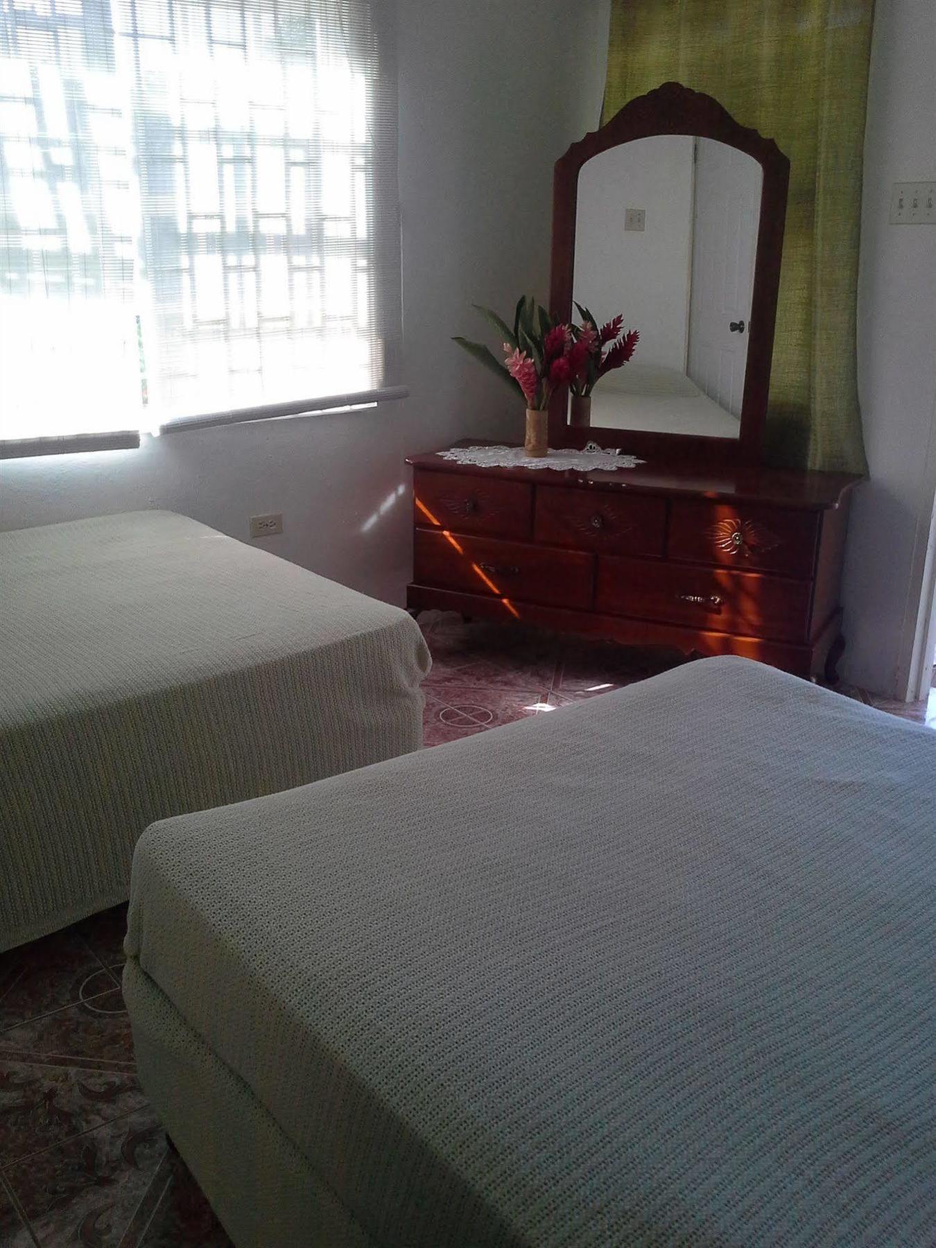 Polish Princess Guest House ปอร์ตอันโตนิโอ ภายนอก รูปภาพ